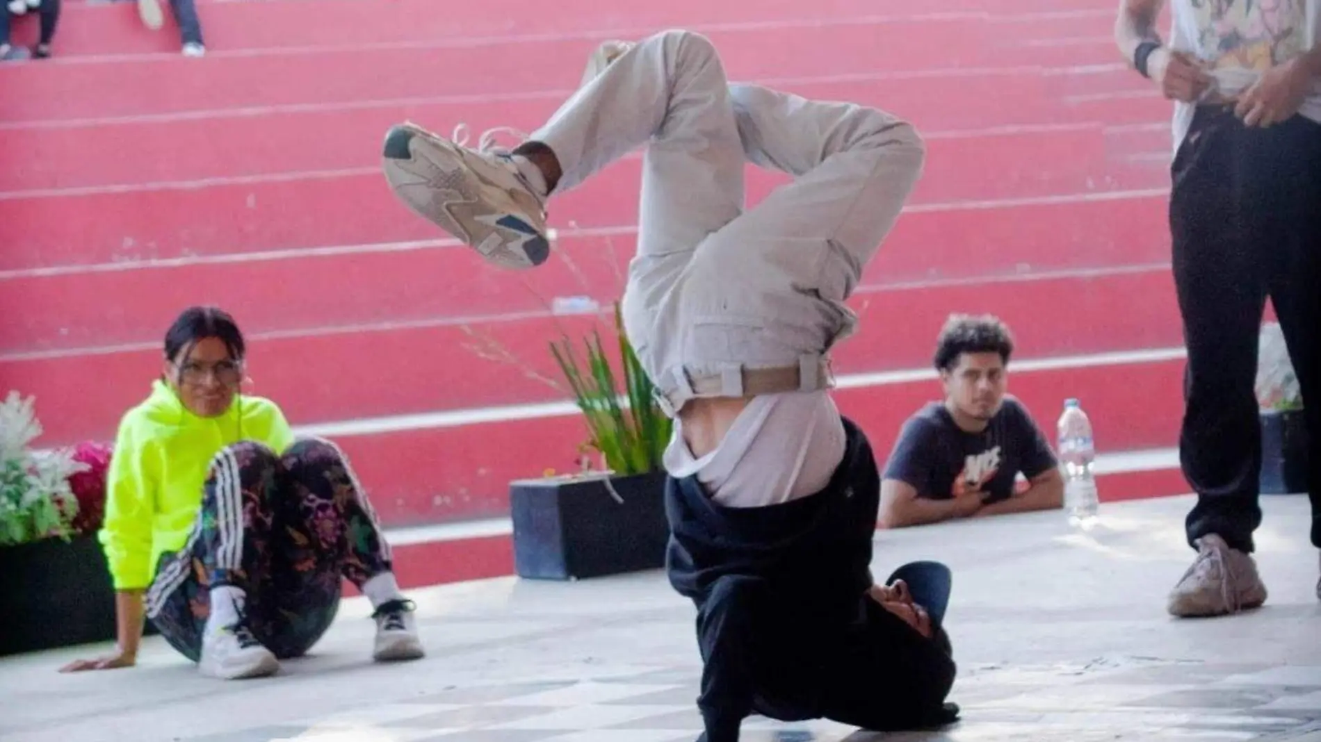 BREAKDANCE11 (2)